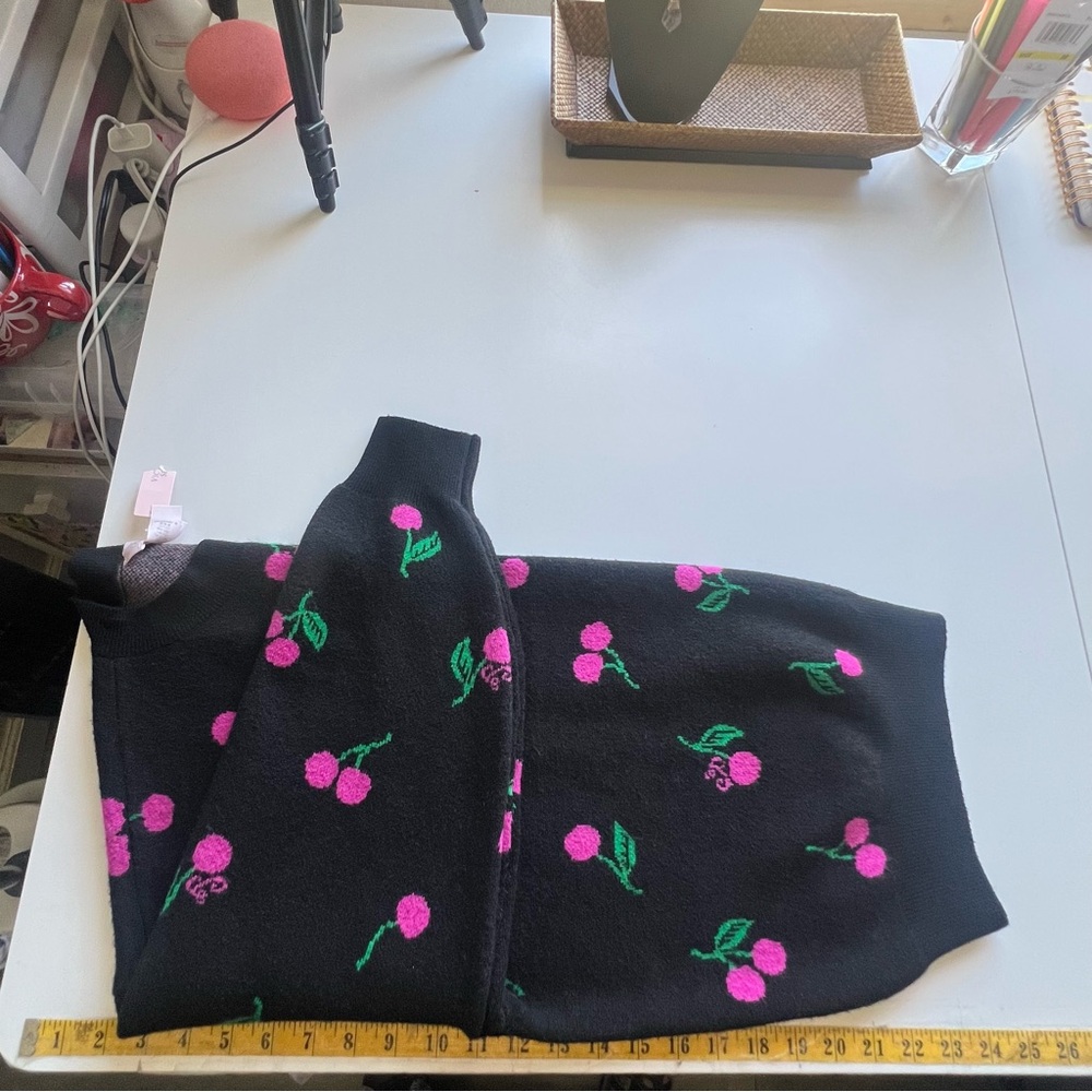 Victoria’s Secret Pink Black Cherry Print Oversized Sweatshirt S NWT - Picture 6 of 7